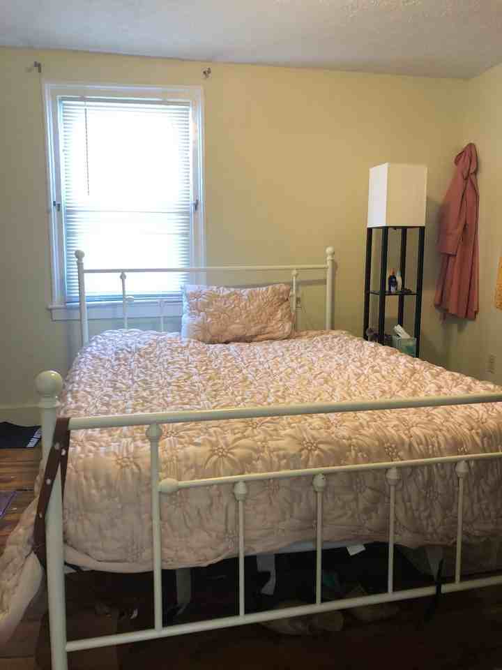 397 Crown St - Photo 5 of 20