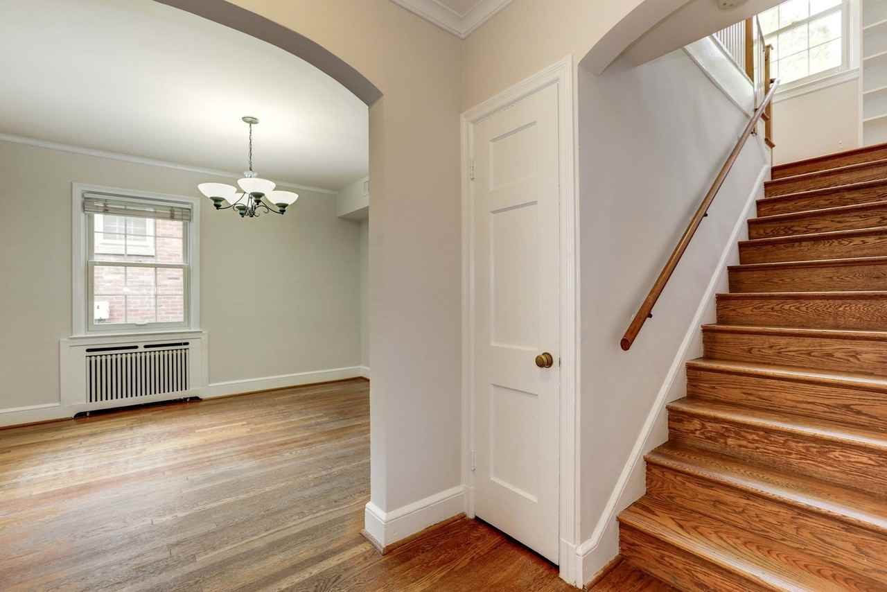 4933 47th St Nw - Photo 2 of 33