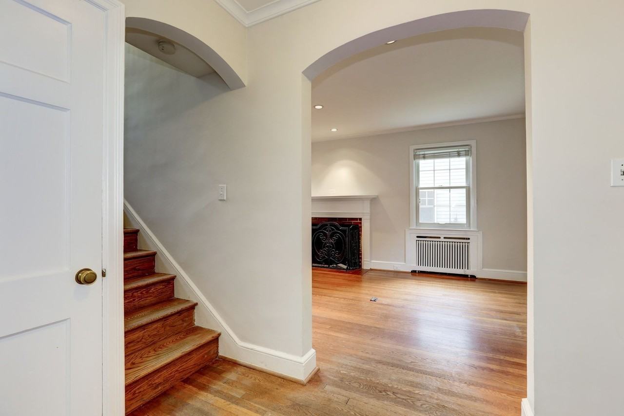 4933 47th St Nw - Photo 3 of 33