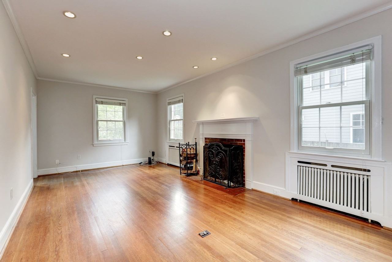 4933 47th St Nw - Photo 4 of 33