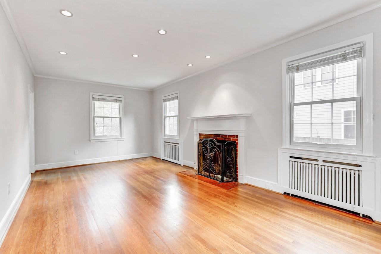 4933 47th St Nw - Photo 5 of 33