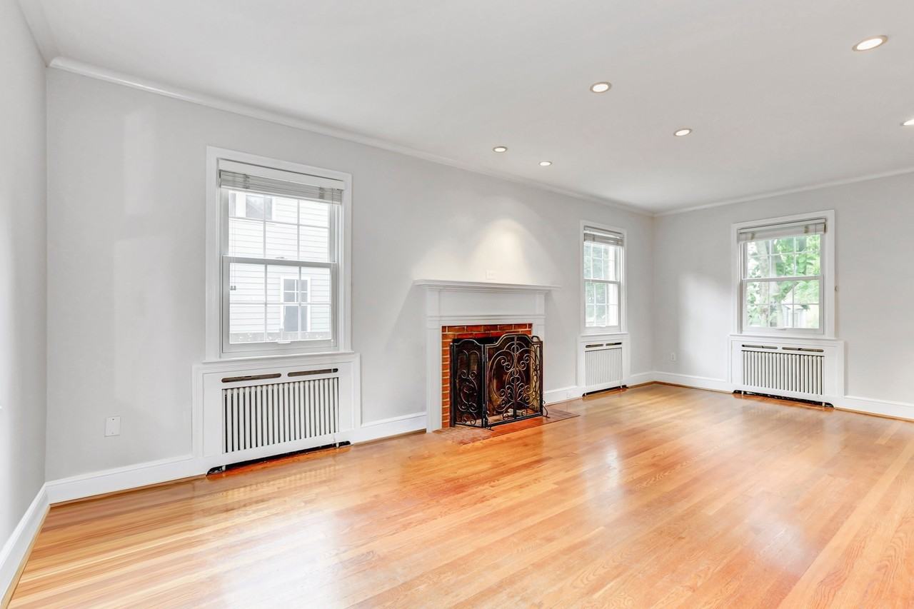 4933 47th St Nw - Photo 6 of 33