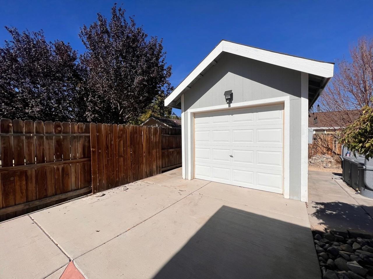 432 Trellis Dr - Photo 2 of 31