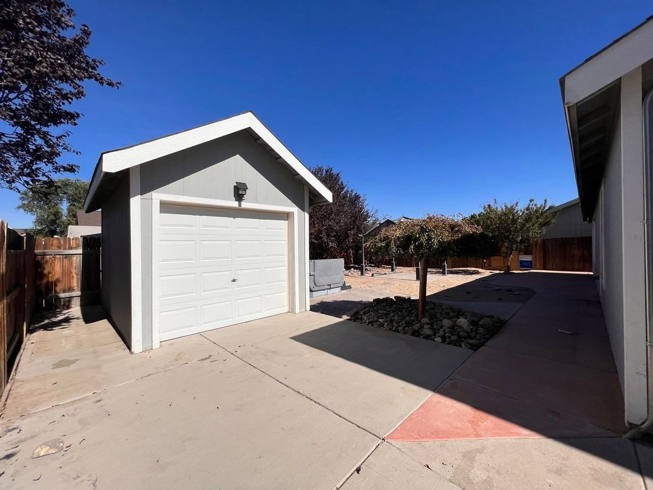 432 Trellis Dr - Photo 3 of 31