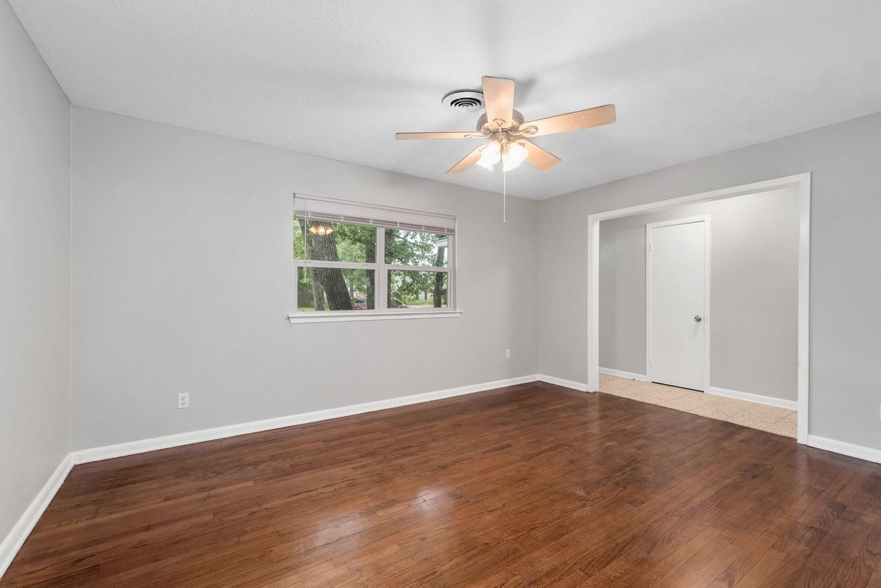 1220 Westover St - Photo 4 of 16