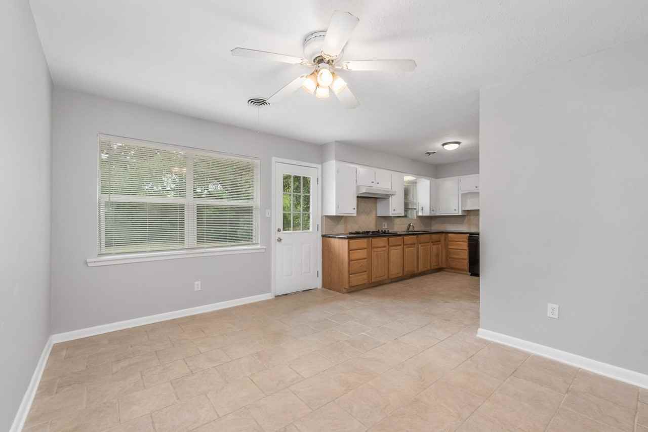 1220 Westover St - Photo 6 of 16