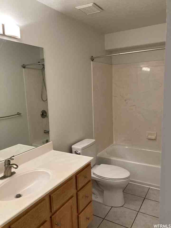 420 E 200 N - Photo 3 of 22
