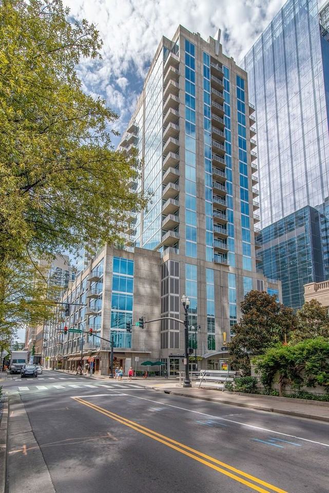 301 Demonbreun St #915 - Photo 3 of 34