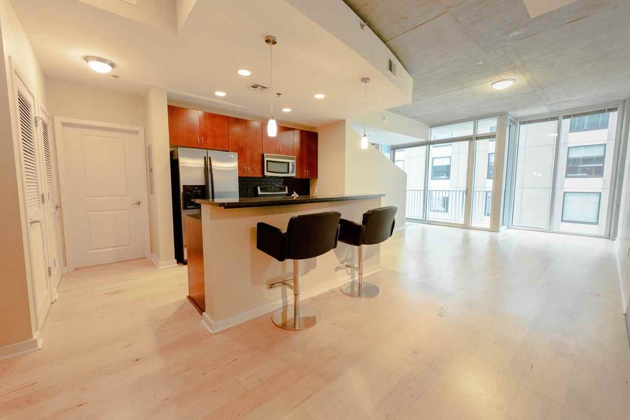 301 Demonbreun St #915 - Photo 6 of 34