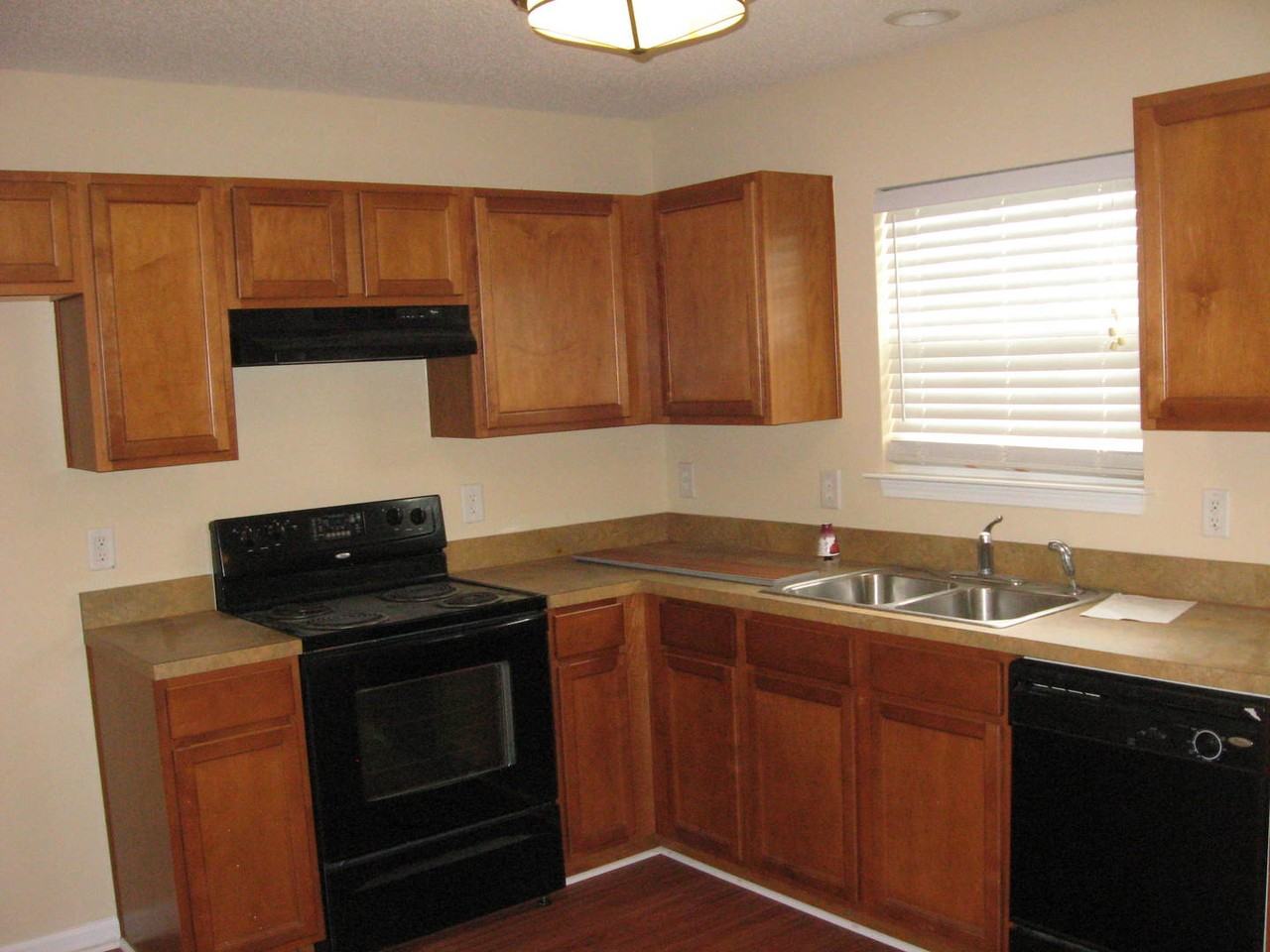 1626 Daisy Park Dr - Photo 3 of 9