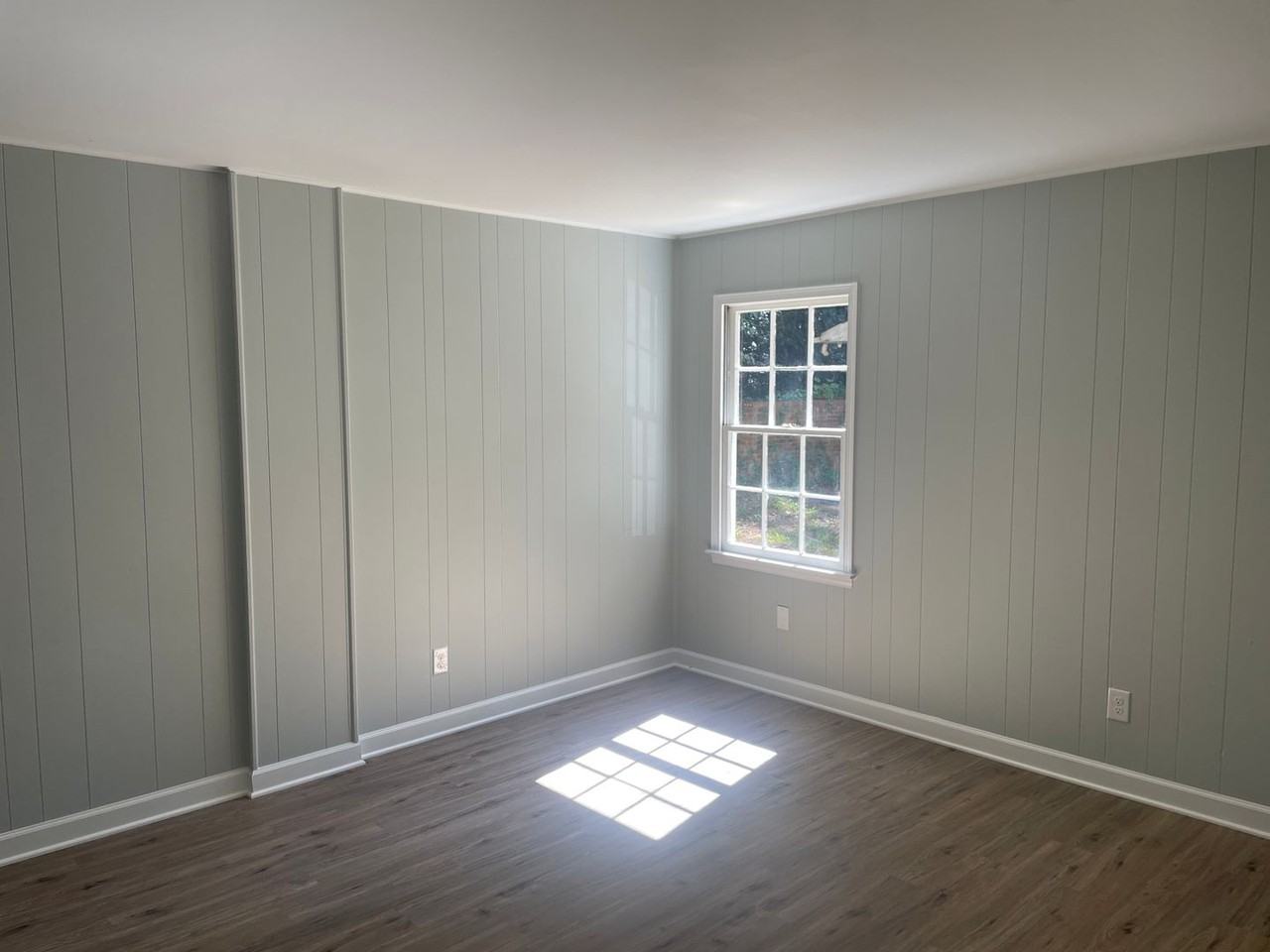 1015 Fenimore St - Photo 2 of 10