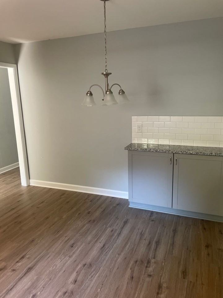 1015 Fenimore St - Photo 5 of 10