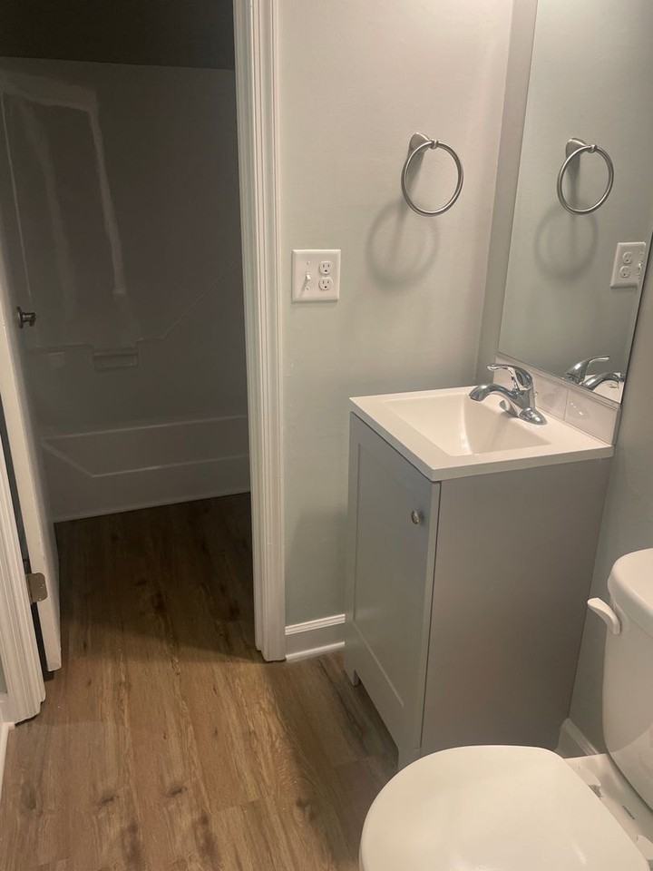 1015 Fenimore St - Photo 7 of 10