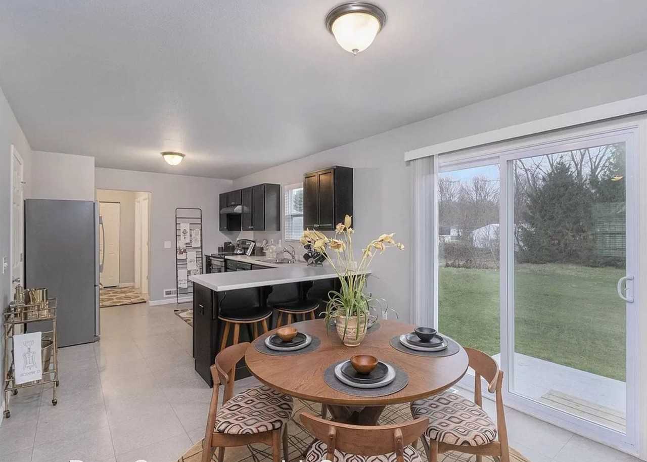 8814 Tiburon Ln - Photo 2 of 14