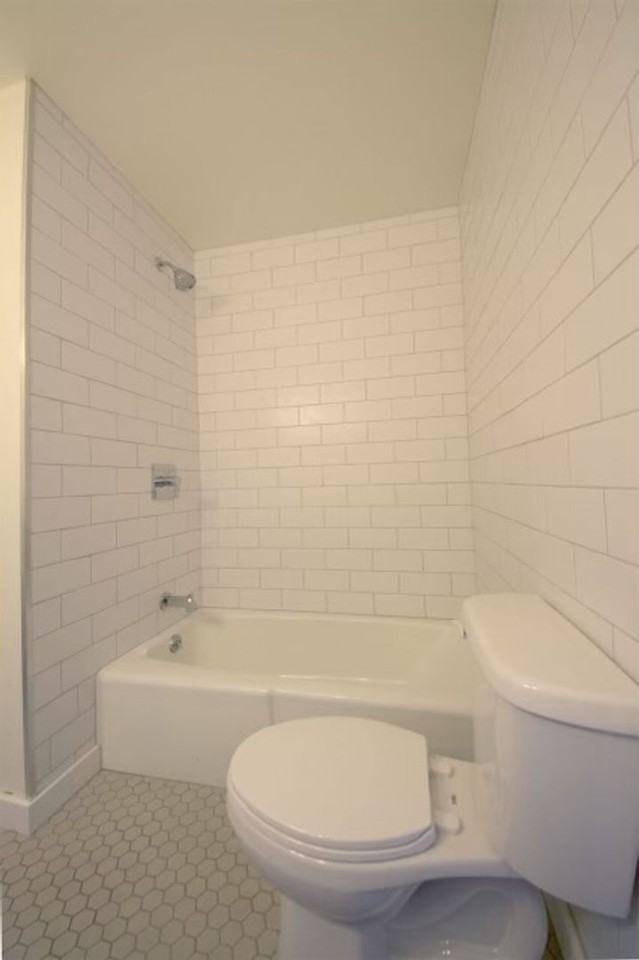 1241 W 10th St - Photo 7 of 17