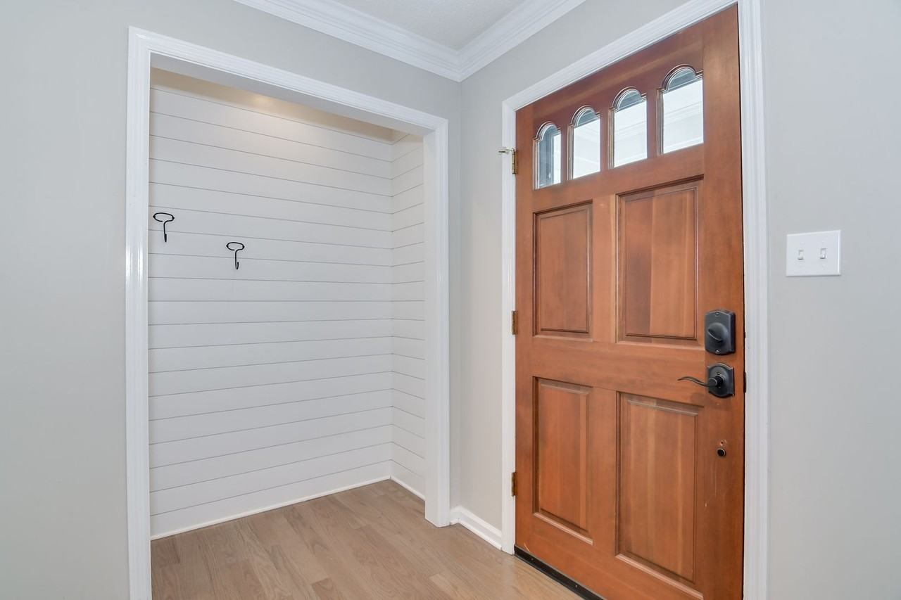 3205 West Ct - Photo 4 of 32