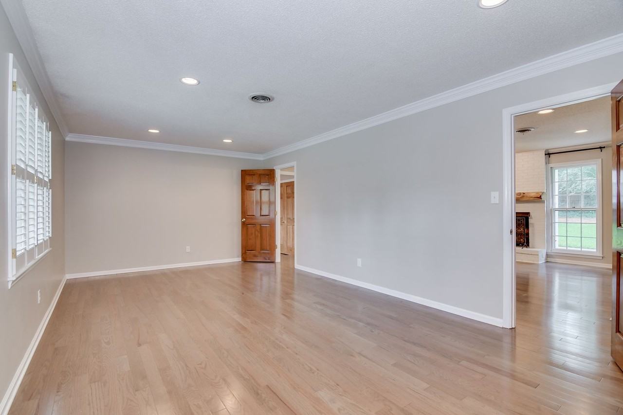 3205 West Ct - Photo 5 of 32