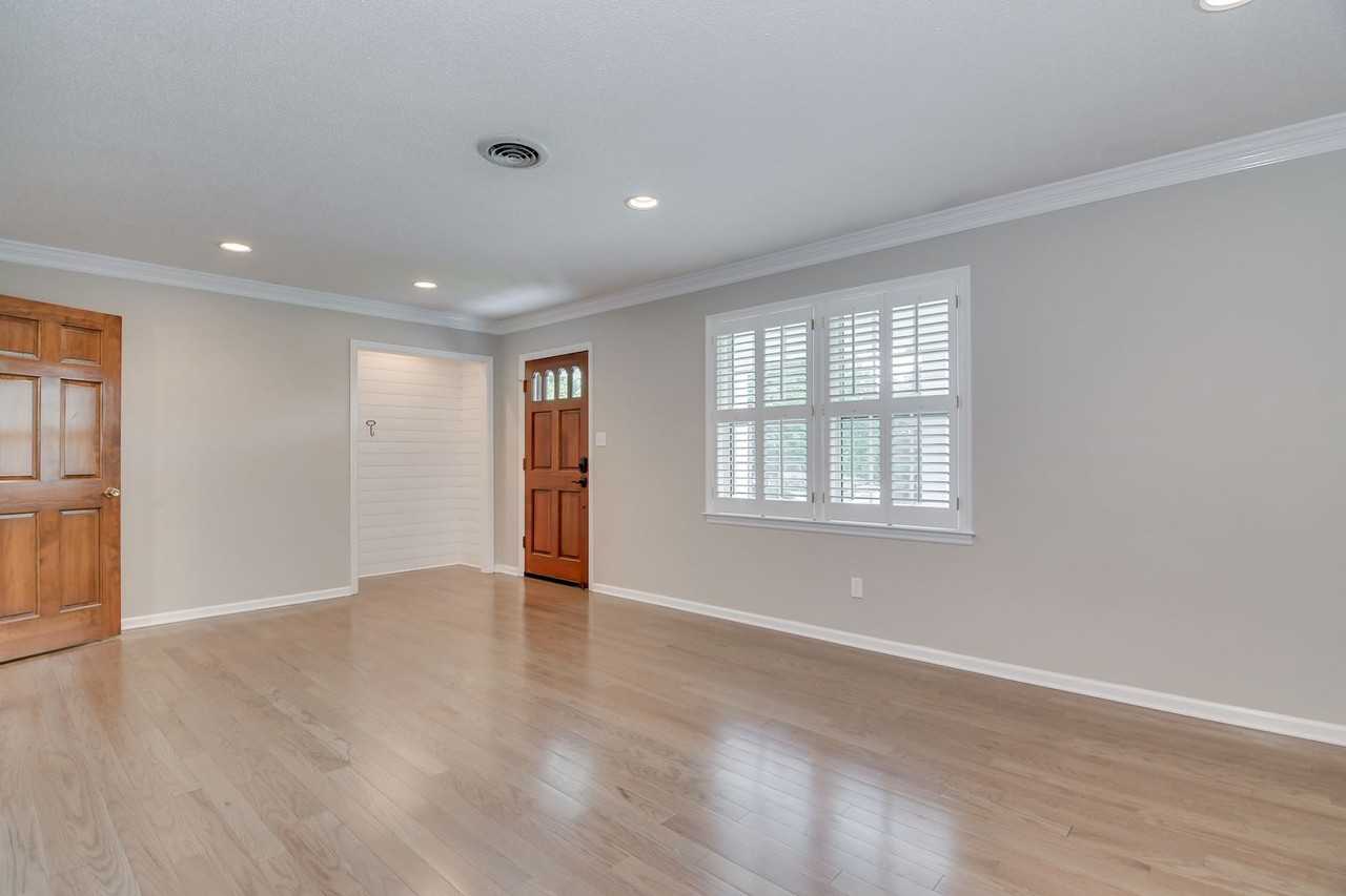 3205 West Ct - Photo 7 of 32