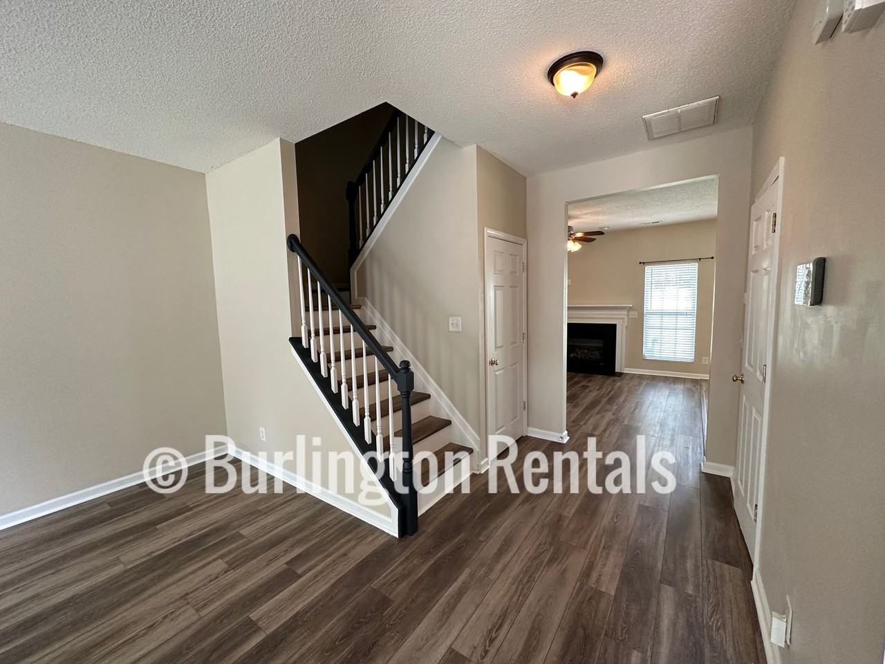1933 Munn Pointe Dr - Photo 3 of 24