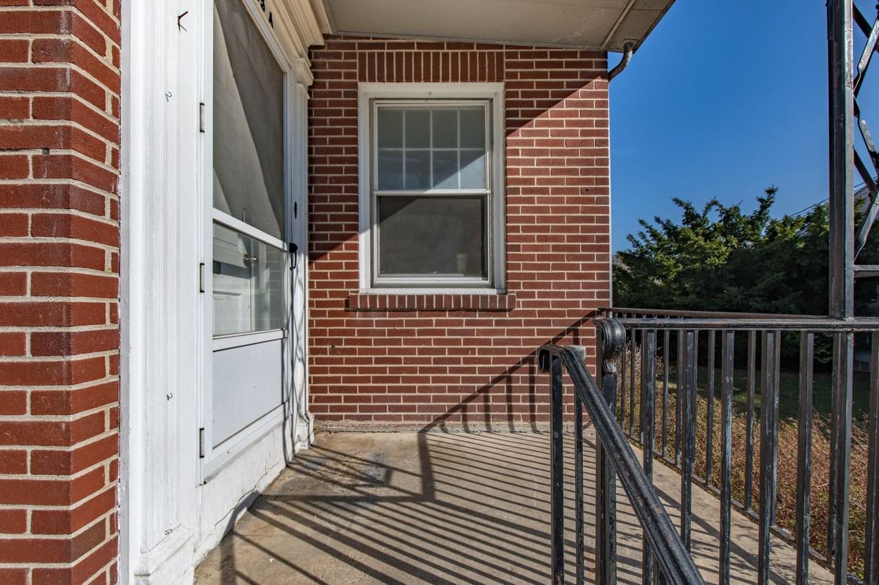 735 N 22nd St - Photo 3 of 20