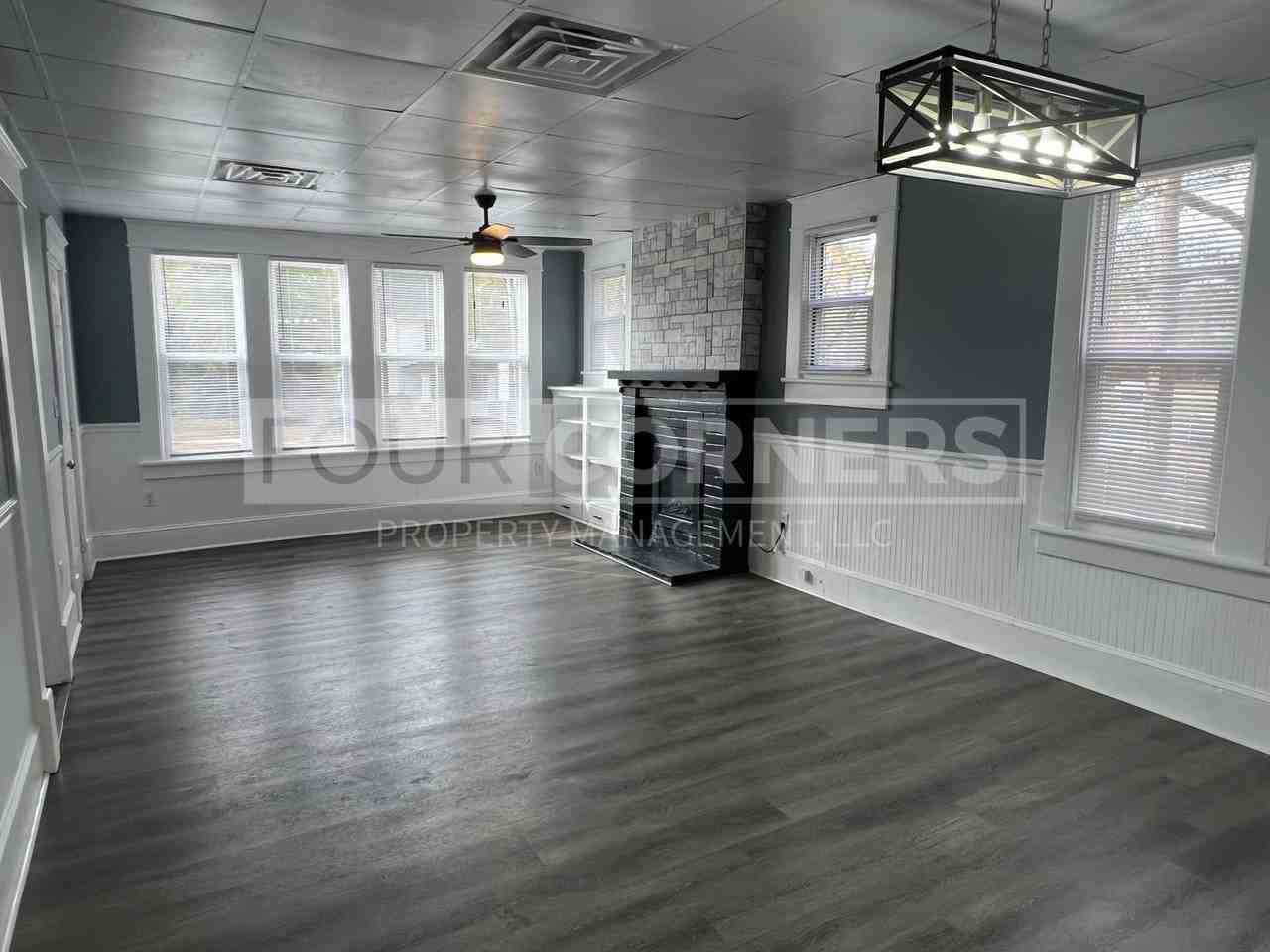 516 Maple Ave - Photo 2 of 6