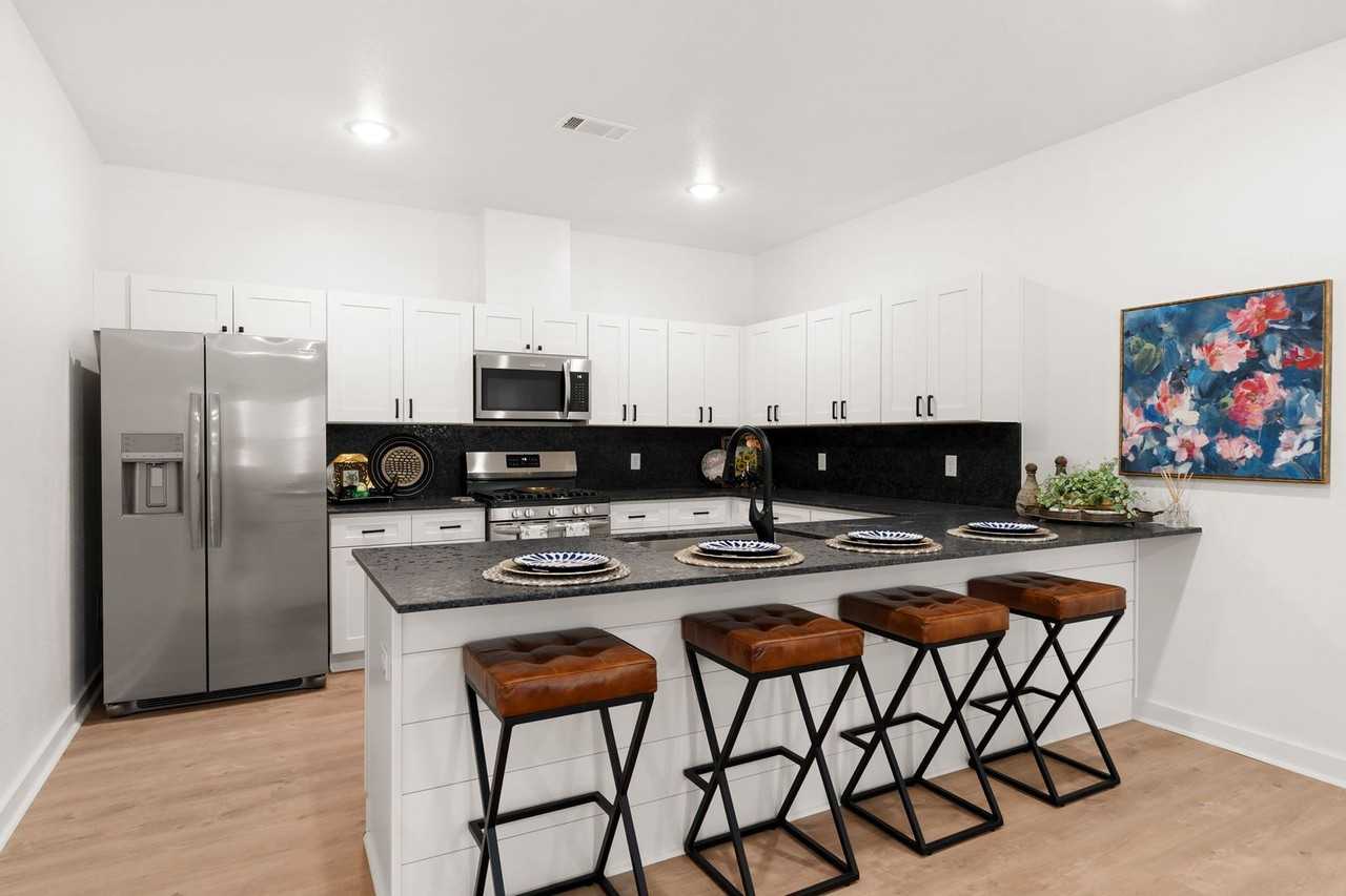 10108 Talavera Trl - Photo 7 of 19