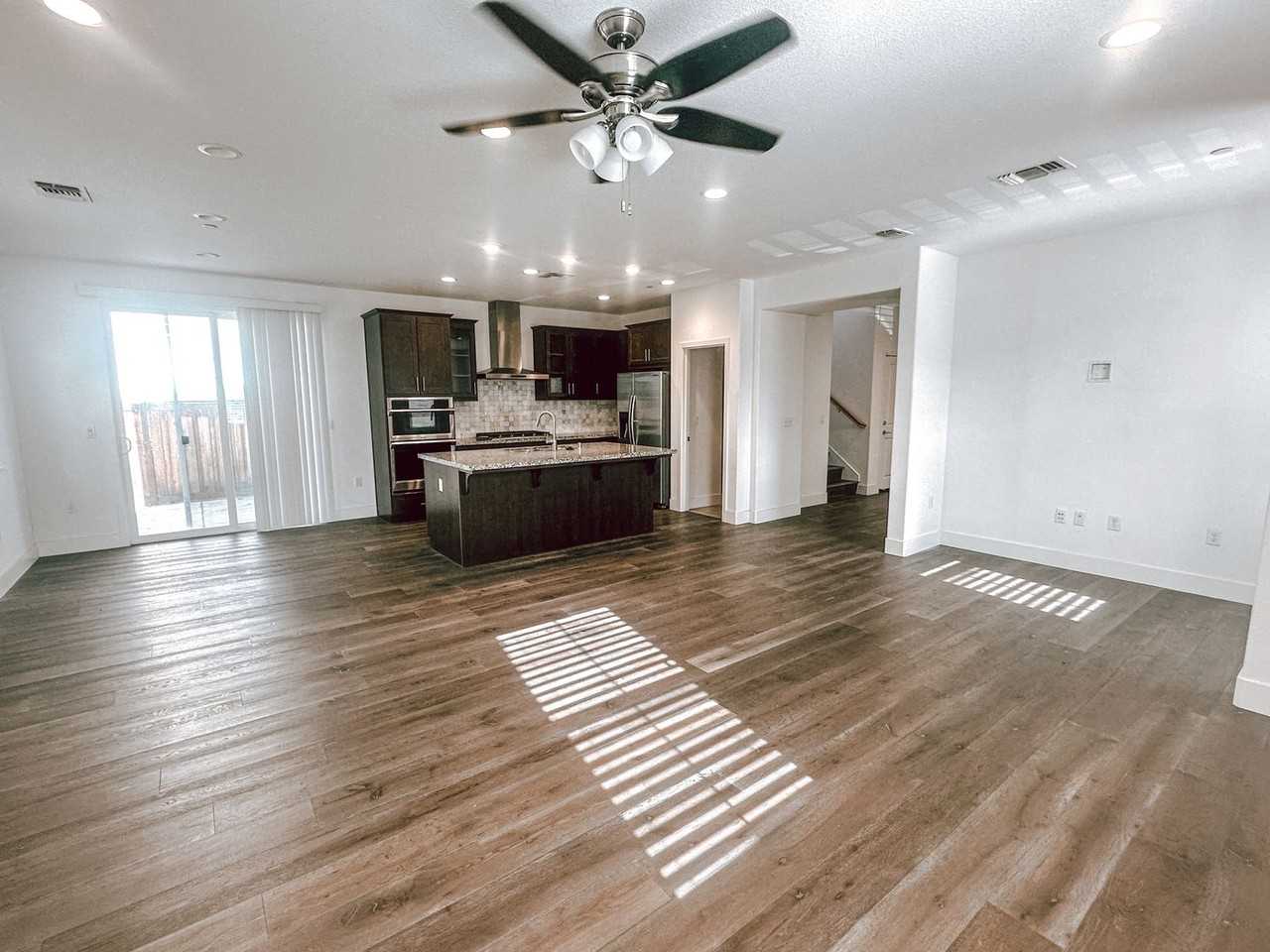 815 Barney Cmn - Photo 6 of 21