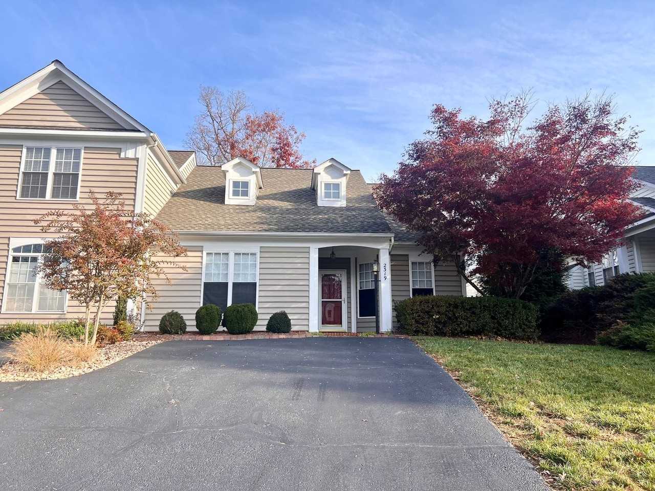 2319 Ravenswood Ct - Photo 2 of 29