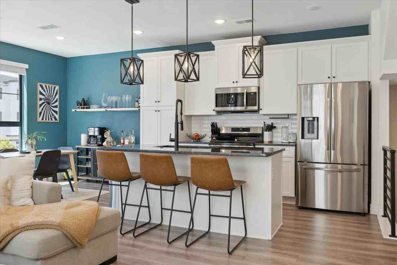 2002 S Holly St - Photo 2 of 26