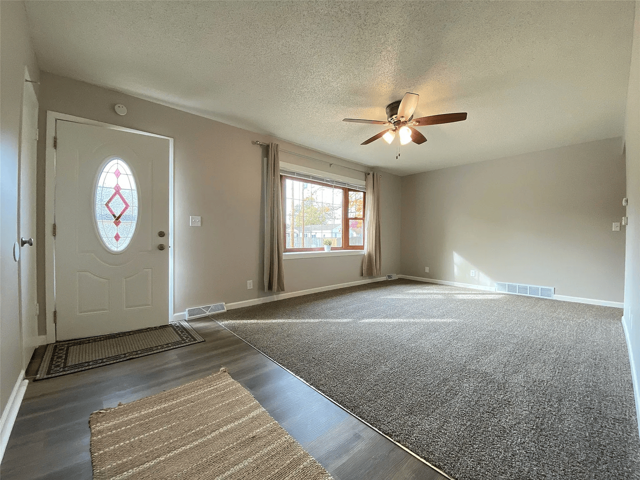 4015 Se 1st St - Photo 3 of 20