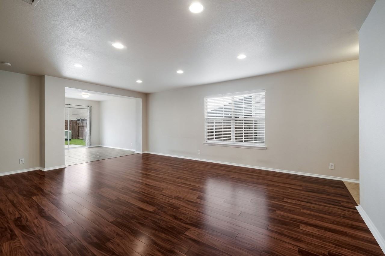 8848 Staghorn Ml - Photo 5 of 22