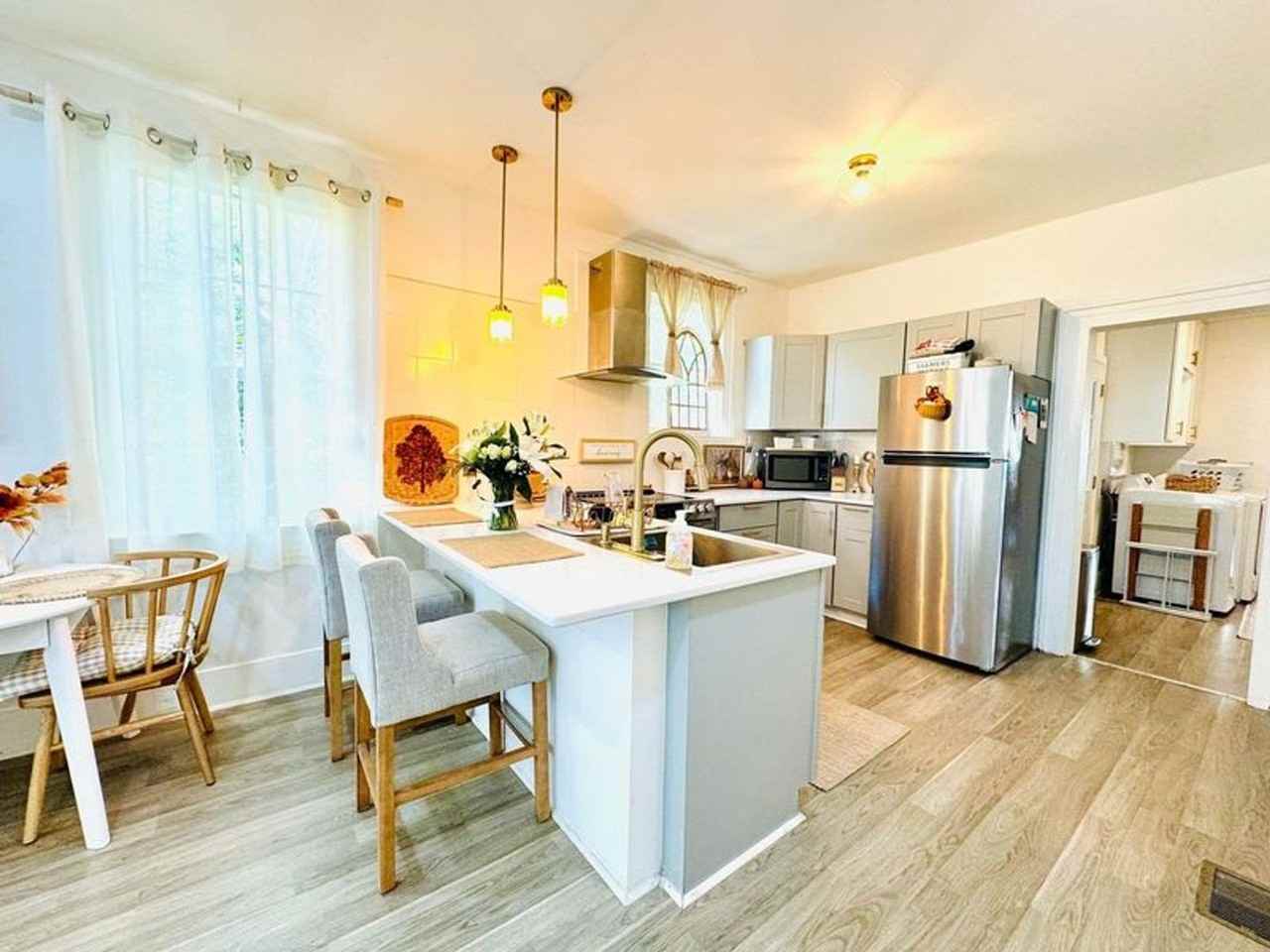 666 E 32nd St - Photo 7 of 22