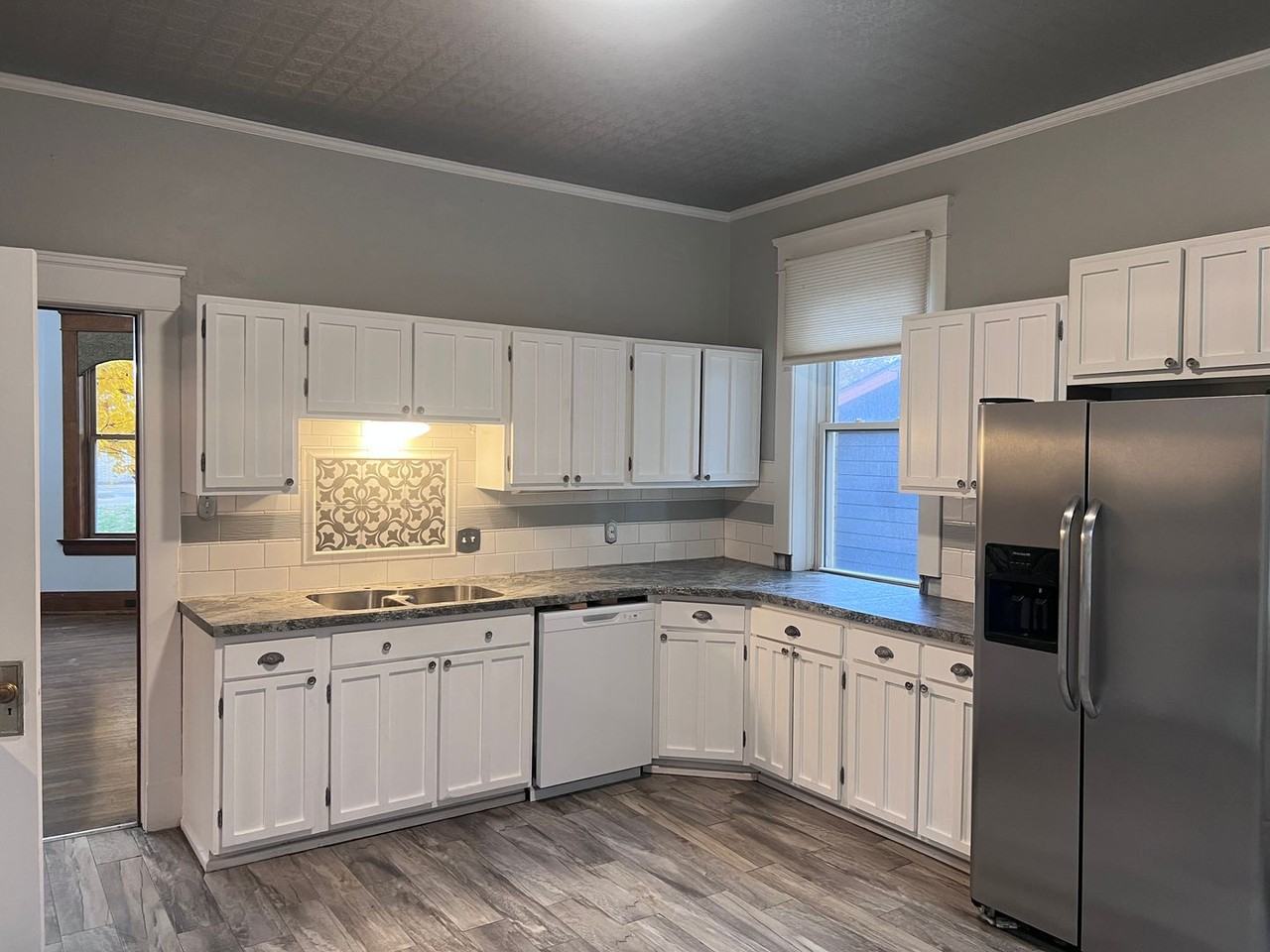 1601 State St - Photo 2 of 15