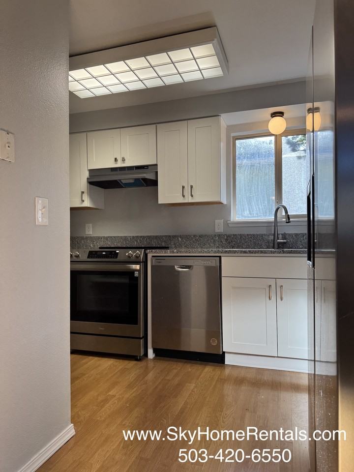 5133 Fort Rock Avenue Southeast - Photo 7 of 21