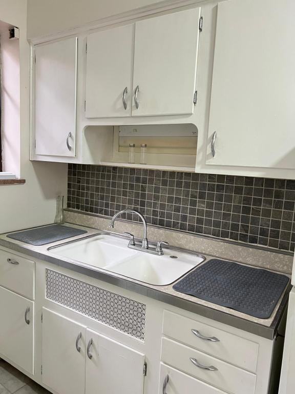 1555 Neil Ave - Photo 3 of 8