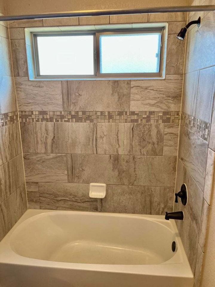 14776 Tim Hardaway Dr - Photo 4 of 34