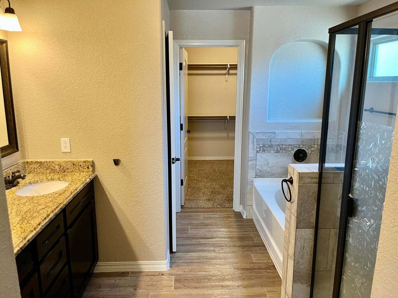 14776 Tim Hardaway Dr - Photo 3 of 34