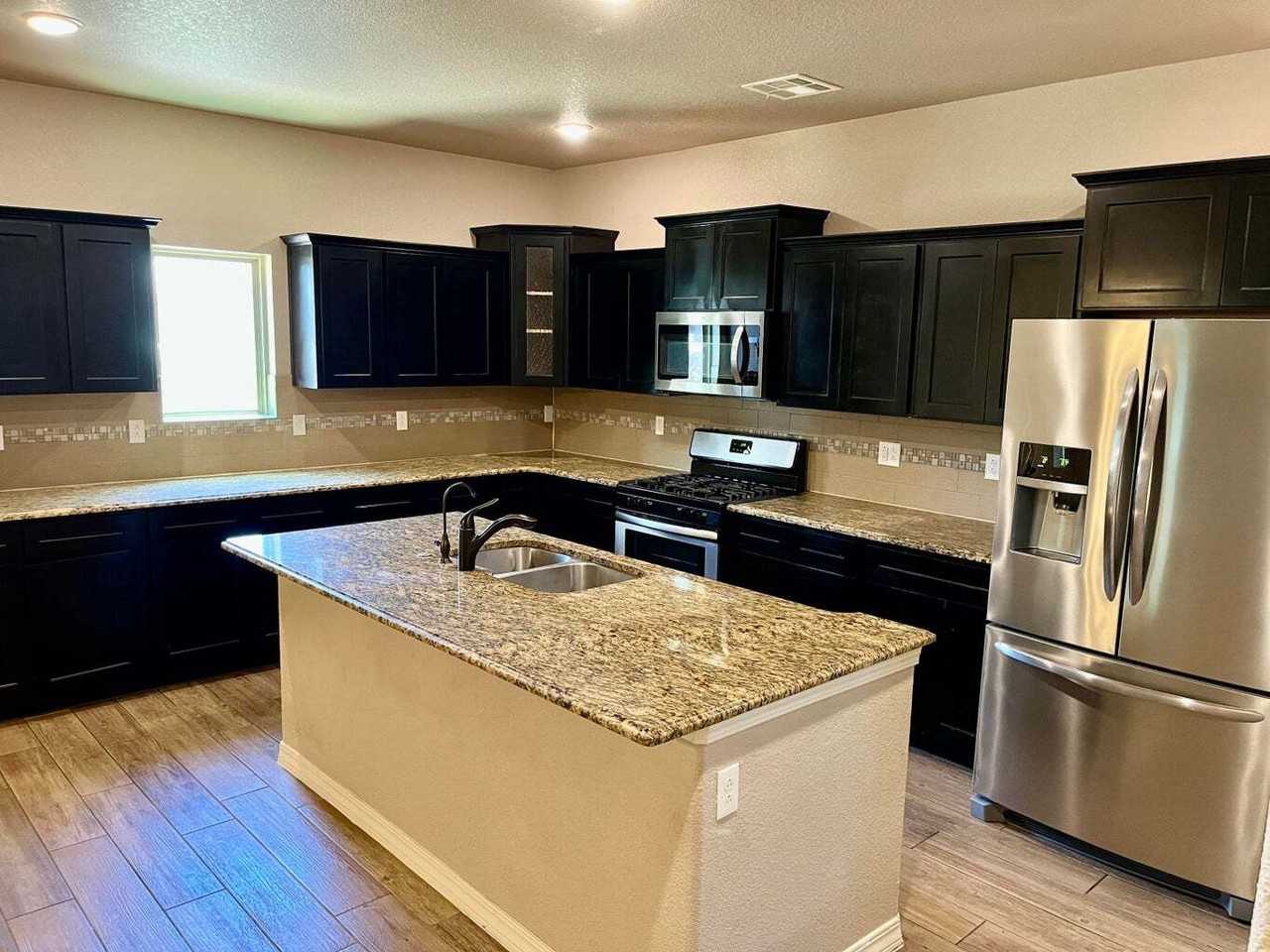 14776 Tim Hardaway Dr - Photo 5 of 34