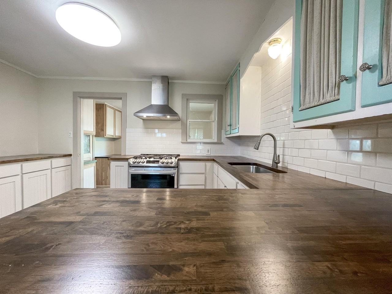 244 Ridgewood Ave - Photo 5 of 30