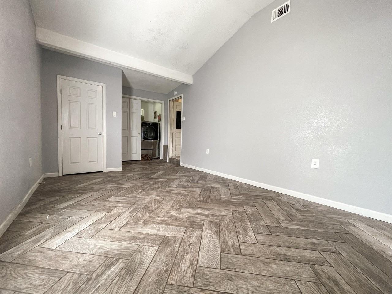 244 Ridgewood Avenue - Photo 4 of 30