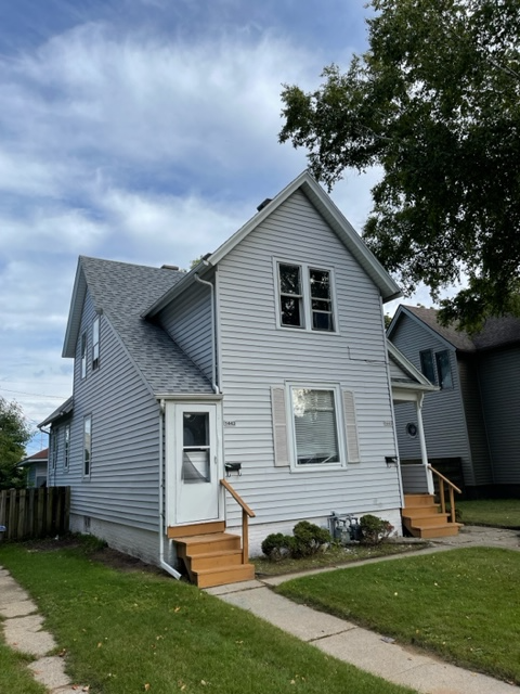 1445 S 9th St - Photo 2 of 9