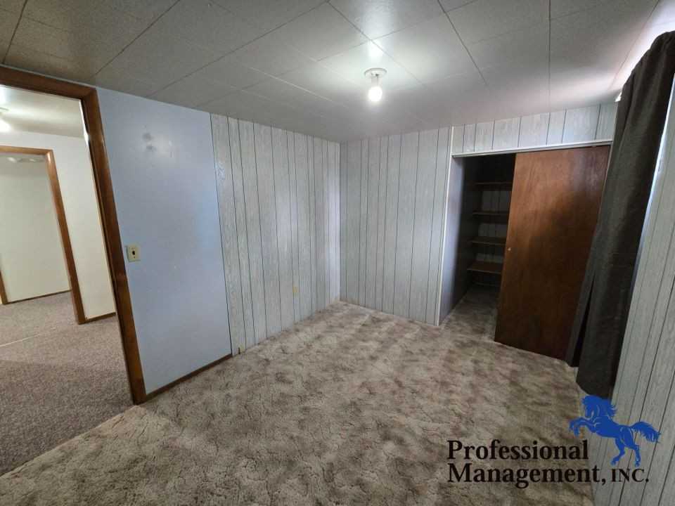 33 N Crestwood Dr - Photo 4 of 11