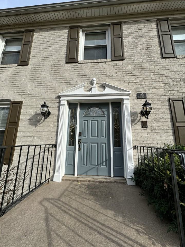 1018 Bayview Overlook - Photo 3 of 50