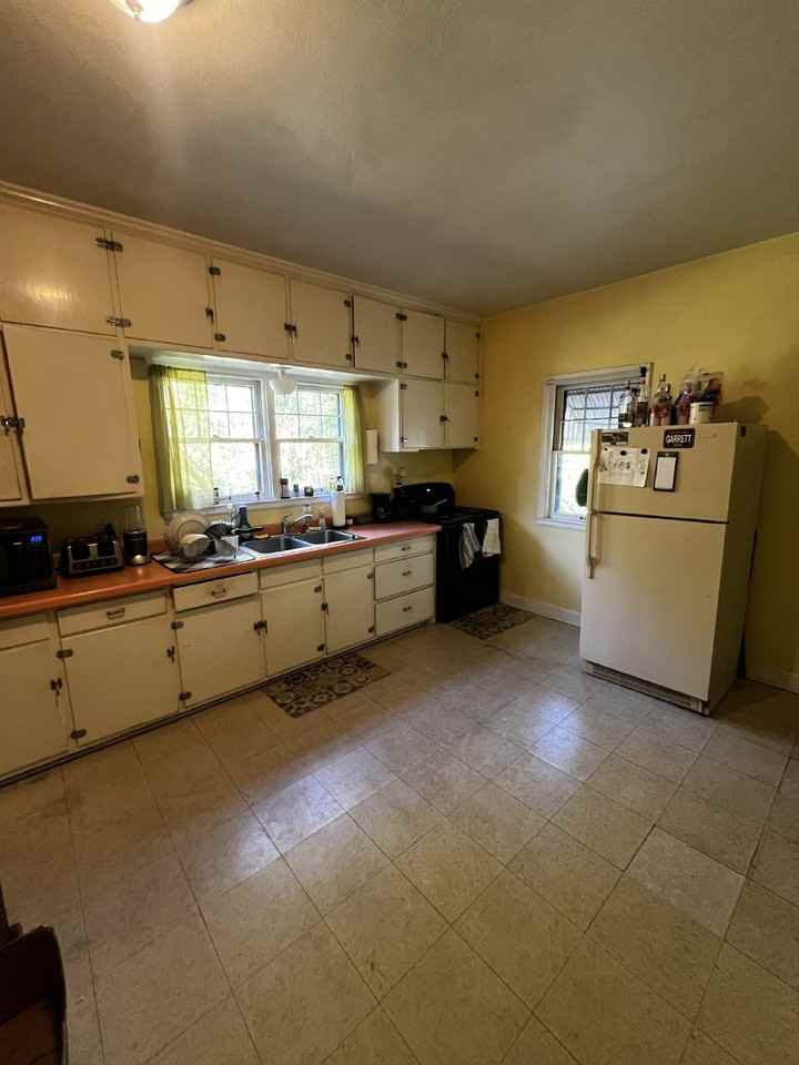 202 Washington St - Photo 2 of 18