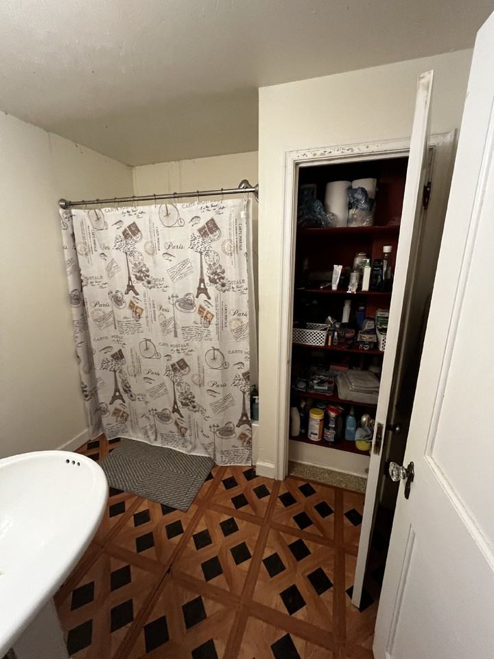 202 Washington St - Photo 5 of 18