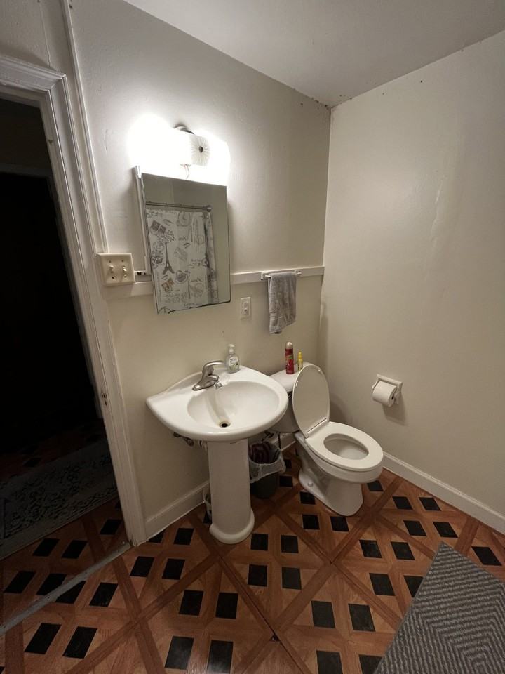 202 Washington St - Photo 6 of 18