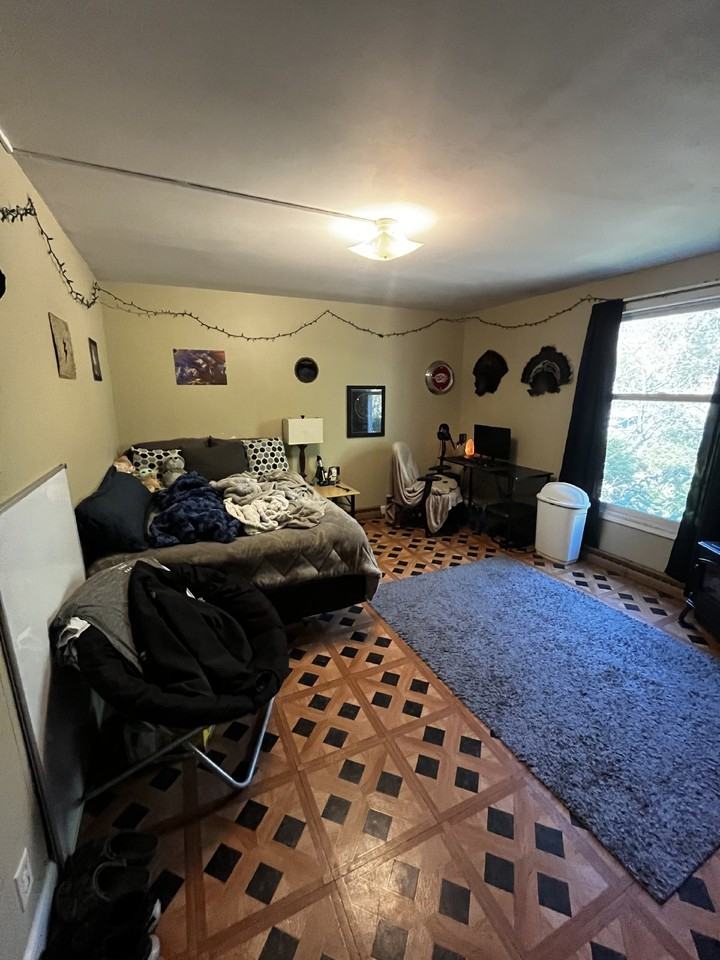 202 Washington St - Photo 7 of 18
