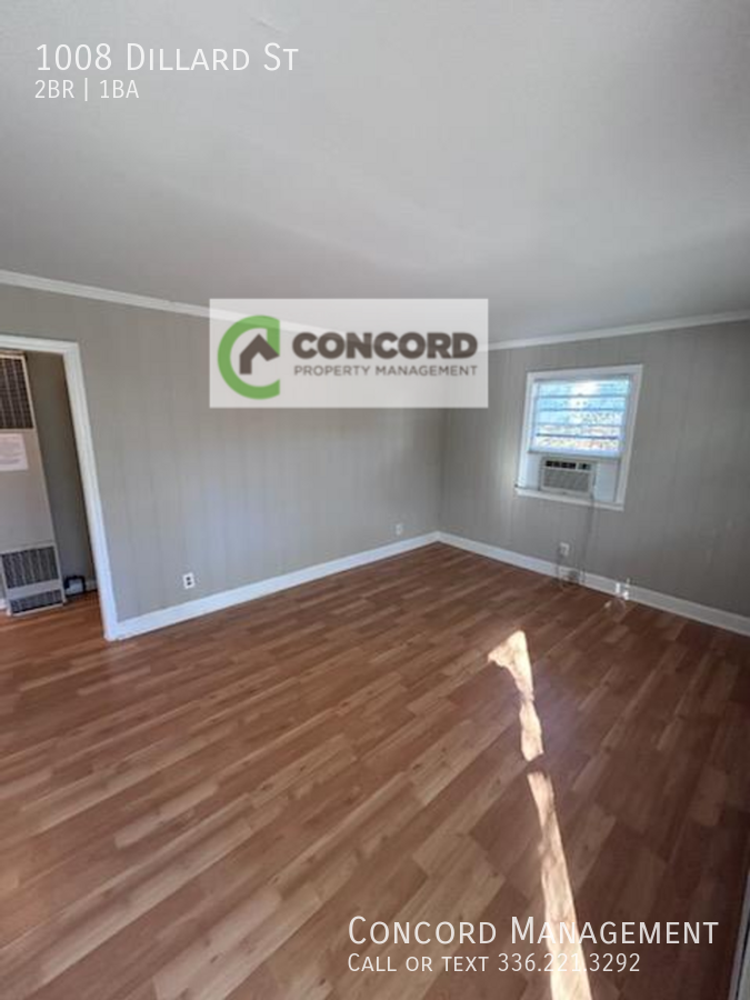 1008 Dillard St - Photo 3 of 12