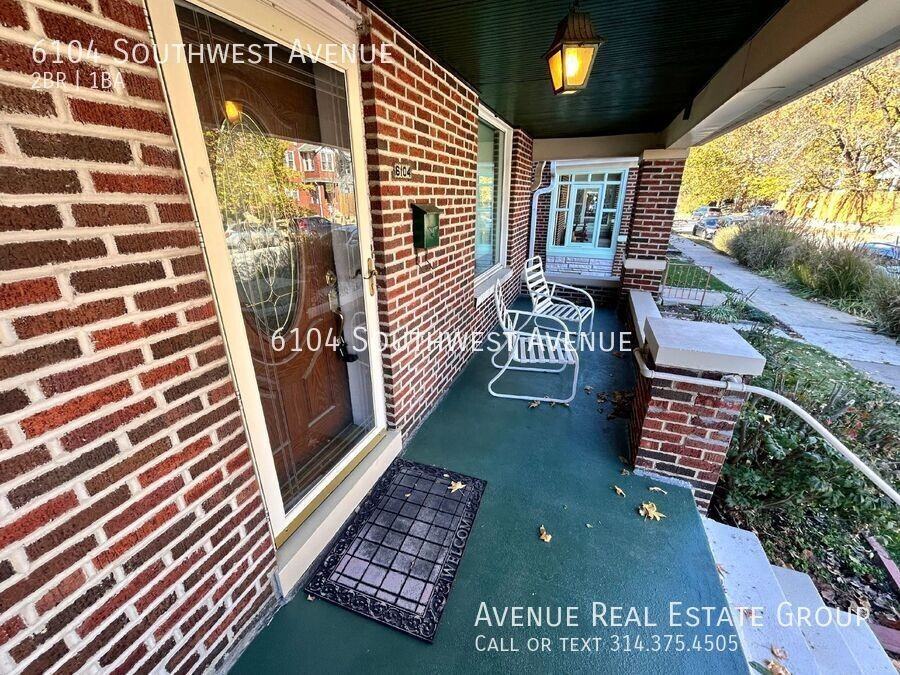 6104 Southwest Ave - Photo 2 of 18