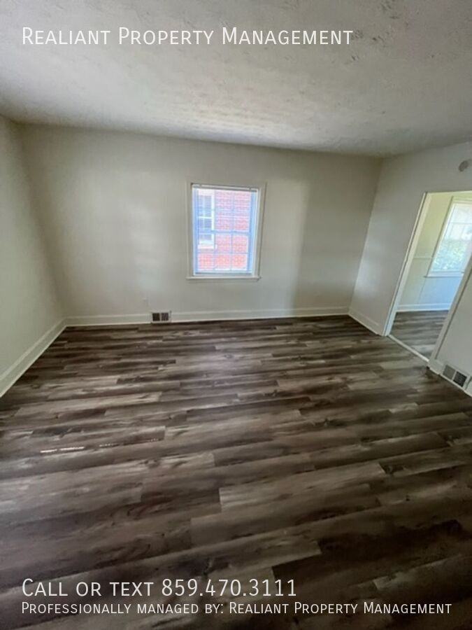 319 Lafayette Pkwy - Photo 2 of 14